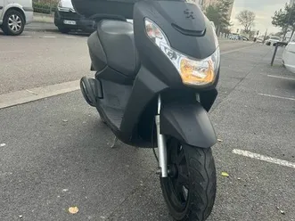 ? scooter peugeot kisbee 50 cc – très bon état + équipement complet livraison ??