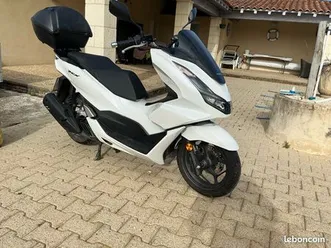 honda pcx 125 2024 super état