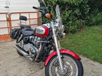 moto triumph america