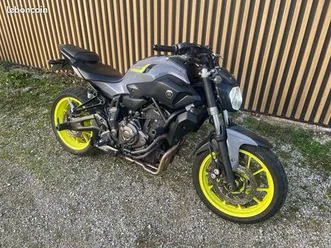 mt-07 night fluo 2017