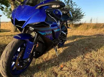 yamaha yzf-r1