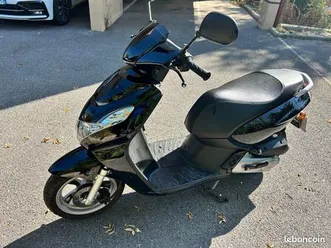 scooter peugeot kisbee 2024