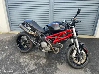 monster-796-excellent-etat