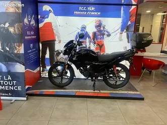 moto honda cb125f de 2024 avec moins de 350 km