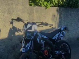 magnifique moto 50 cc derbi