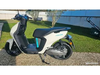 magnifique scooter yamaha comme neuf