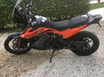 moto ktm 890 adventure