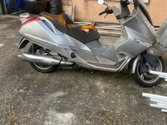 scooter aprilia 500