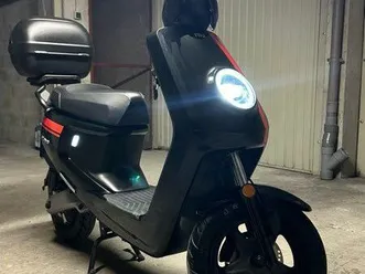 niu mqi+ sport — scooter électrique (équivalent 50 cc, sans permis)