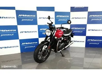 triumph street twin 900