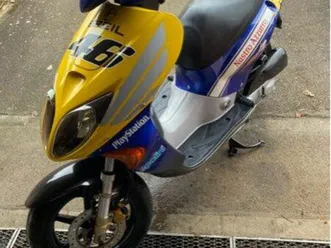 scooter honda x8rs édition valentino rossi