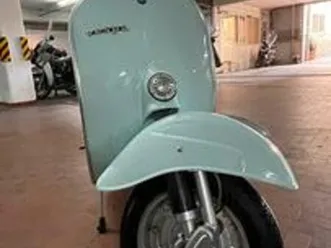 vespa primavera et3