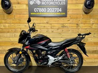 honda cb125f cbf125 / 2019 model / only 2.5k miles!