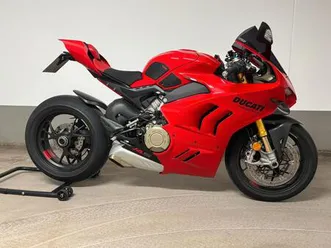 ducati panigale v4s