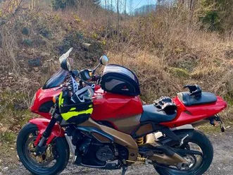 aprilia rsv 1000 tuono