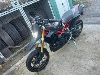 aprilia dorsoduro 900