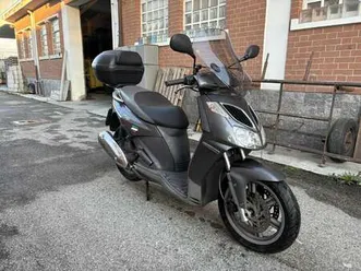 aprilia sportcity 250 grigio