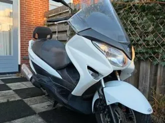 suzuki burgman 200 bouwjaar 2014 goed onderhouden — motoren | suzuki — marktplaats