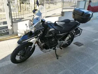 moto guzzi v 85 tt guardia d'onore