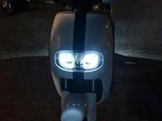 neuer e-roller yamaha neo's dual battery (45km/h) zu verkaufen.