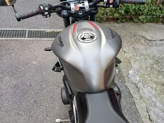 triumph street triple 765 rs argento