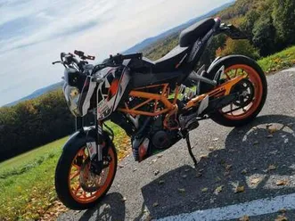 +akrapovic +sehr viele extras