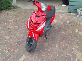 ferrari rode zip 70cc 2t — scooters | piaggio — marktplaats