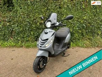 piaggio zip sp nardo grey 45km e4 led power1 betaal met in3 — scooters | piaggio — marktplaats