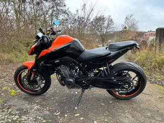 ktm 890 duke mit vielen extras.
