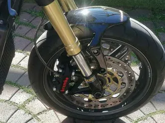 triumph speed triple 1050 nero