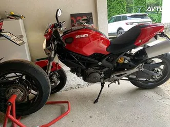 ducati monster 696