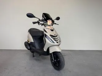 piaggio zip brom 45 km/h, bwj 03-2024, desert storm, custom — scooters | piaggio — marktplaats