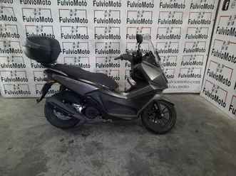 kymco skytown 2025 125 cm3 | scooter | 4 882 km | 13200 arles