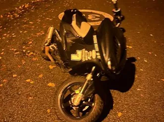 ② yahmaha aerox 70 cc met papieren met afstelwerk