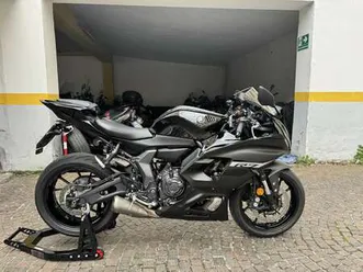 yamaha yzf-r7