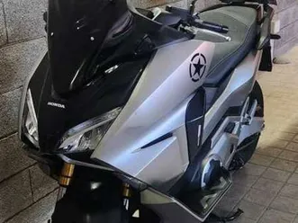 honda forza 750 argento