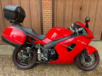 2011 triumph sprint st 1050