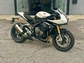 2022 triumph speed triple 1200 rr