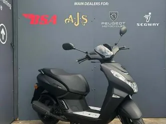 peugeot kisbee black edition 50 cc automatic twist and go scooter