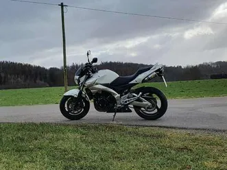suzuki gsr 600