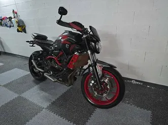 mt-07 cage 2015 ? état top, pneus neufs, mivv homologué !