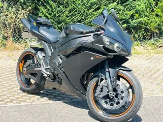 yamaha r1