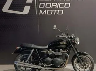 triumph bonneville se