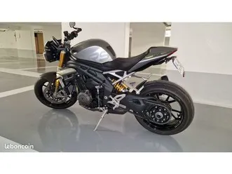 triumph speed triple 1200 rs