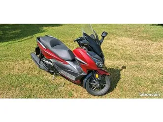 scooter honda forza nss 125 rouge année 2022