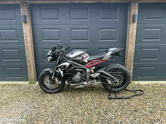triumph street triple 765 rs 2022