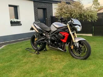 triumph street triple