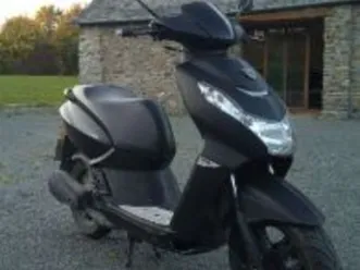 vend ou échange scooter kisbee 4t bonne état ct bon pour 3 ans et cg a jour