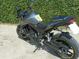 moto honda cb 750 hornet