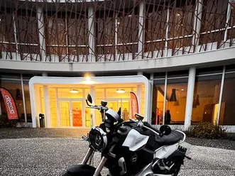 super soco tc max 2022 – électrique équiv. 125 cc – pneus pirelli + entretien récent